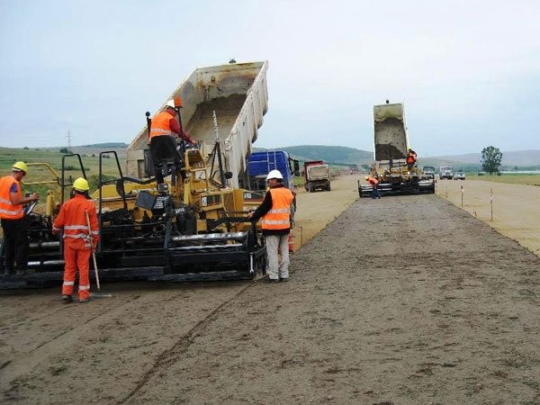 Lucrările la lotul I din autostrada Nădlac – Arad se reiau din luna aprilie Lucrările la lotul I din autostrada Nădlac – Arad se reiau din luna aprilie