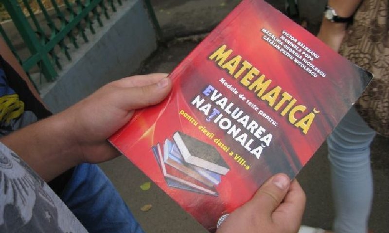 Elevii arădeni vor mai puţină teorie, mai multă practică Elevii arădeni vor mai puţină teorie, mai multă practică