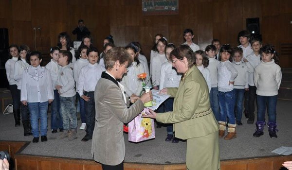 Lia Ponoran omagiată la Reşiţa Lia Ponoran omagiată la Reşiţa