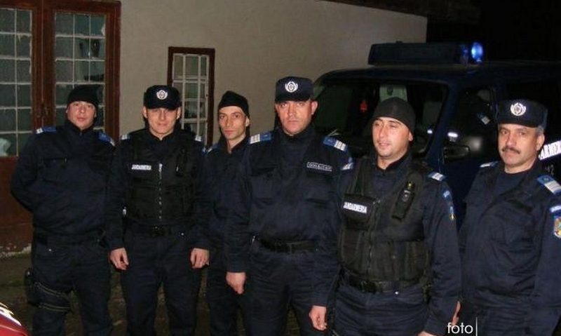 De Rusalii Jandarmii cărăşeni sunt la datorie! De Rusalii Jandarmii cărăşeni sunt la datorie!