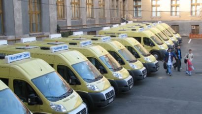79 de microbuze şcolare pentru elevii mehedinţeni