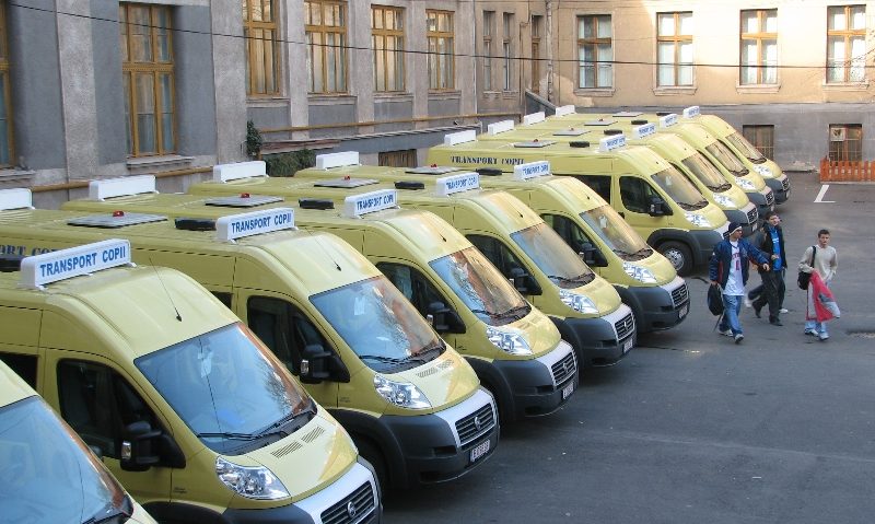79 de microbuze şcolare pentru elevii mehedinţeni 79 de microbuze şcolare pentru elevii mehedinţeni