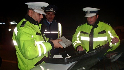 Razie în Timişoara: poliţiştii au desfăşurat azi-noapte o acţiune rutieră de amploare pe străzile din oraş Razie în Timişoara: poliţiştii au desfăşurat azi-noapte o acţiune rutieră de amploare pe străzile din oraş