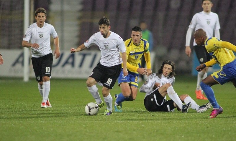 ACS Poli Timișoara a încheiat nedecis 0-0, în deplasare la Corona Brașov în Liga 1 ACS Poli Timișoara a încheiat nedecis 0-0, în deplasare la Corona Brașov în Liga 1