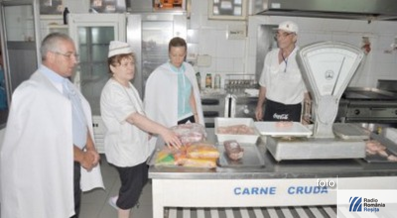 Inspectorii sanitar-veterinari cărăşeni trec la supravegherea prepascală Inspectorii sanitar-veterinari cărăşeni trec la supravegherea prepascală