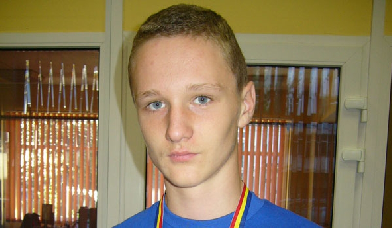 Pugiliştii de la CSM Reşiţa şi-au trecut în cont o medalie de bronz, la Naţionalele de box pentru juniori Pugiliştii de la CSM Reşiţa şi-au trecut în cont o medalie de bronz, la Naţionalele de box pentru juniori