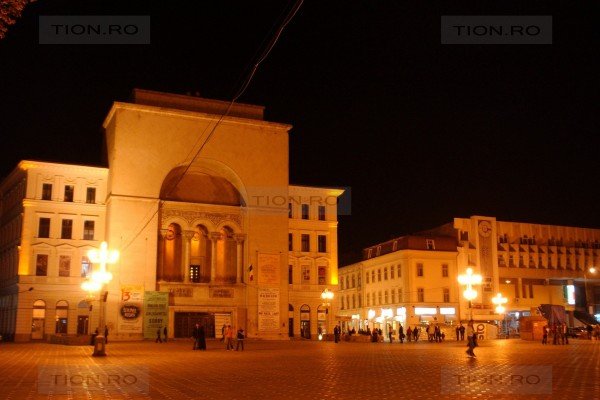 Iluminat arhitectural în Piaţa Operei Iluminat arhitectural în Piaţa Operei