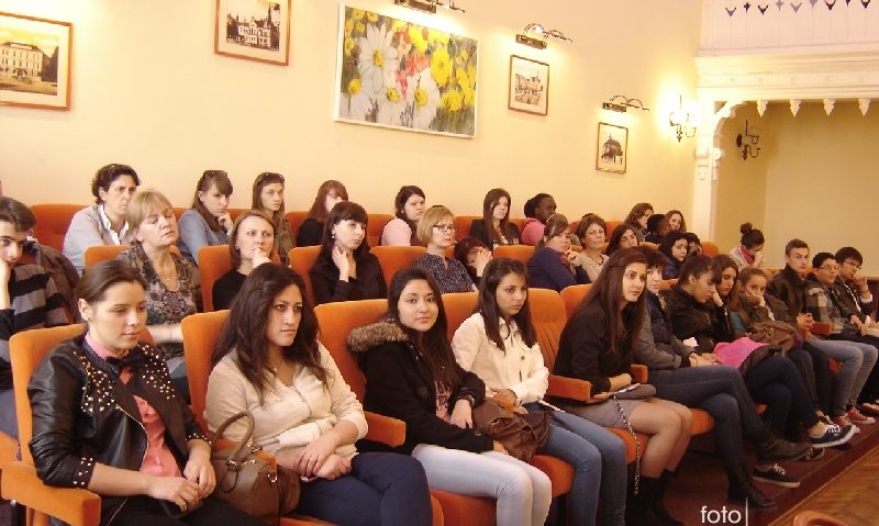 Multiculturalitate în rândul tinerilor liceeni, într-un proiect inițiat de Liceul Traian Doda din Caransebeș Multiculturalitate în rândul tinerilor liceeni, într-un proiect inițiat de Liceul Traian Doda din Caransebeș