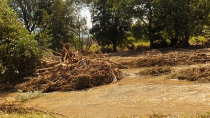 Cod galben de inundaţii până la ora 18.00