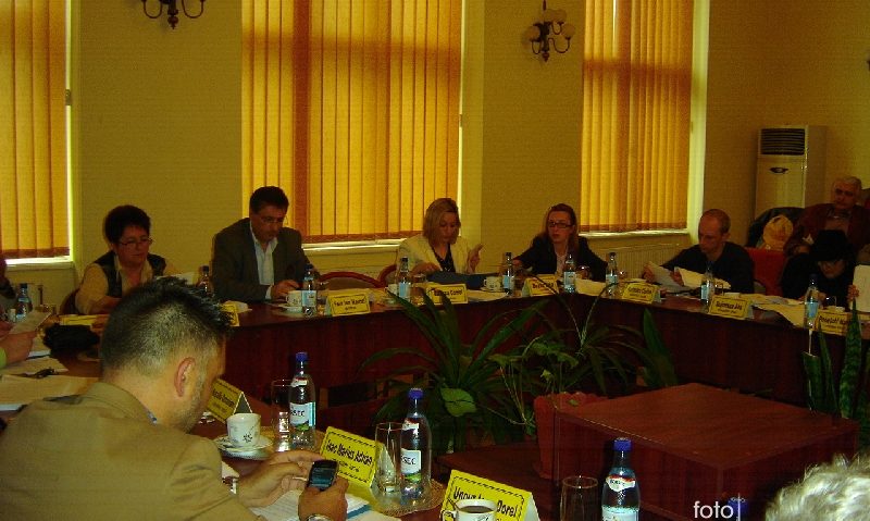 Aleşii din Caransebeş s-au reunit astăzi în şedinţă Aleşii din Caransebeş s-au reunit astăzi în şedinţă