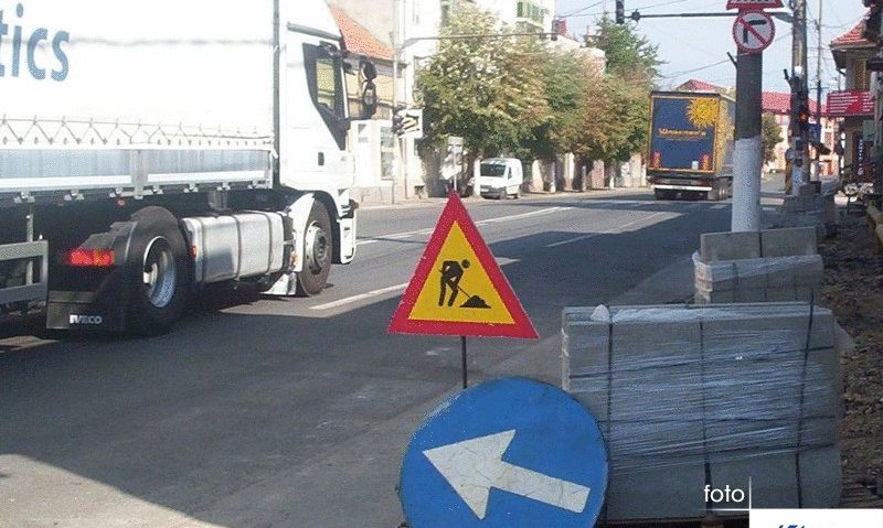 Străzi cu sens unic pentru fluidizarea traficului, la Caransebeş Străzi cu sens unic pentru fluidizarea traficului, la Caransebeş