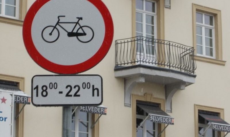 Bicicliştii au interzis din nou în centrul Timişoarei Bicicliştii au interzis din nou în centrul Timişoarei