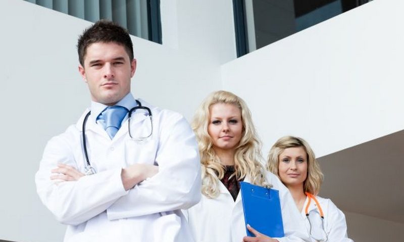 Medicii rezidenţi vor primi bani pentru gărzi încă din anul I Medicii rezidenţi vor primi bani pentru gărzi încă din anul I