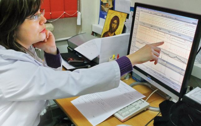 Dosarul electronic stârneşte nemulţumiri în rândul medicilor de familie Dosarul electronic stârneşte nemulţumiri în rândul medicilor de familie