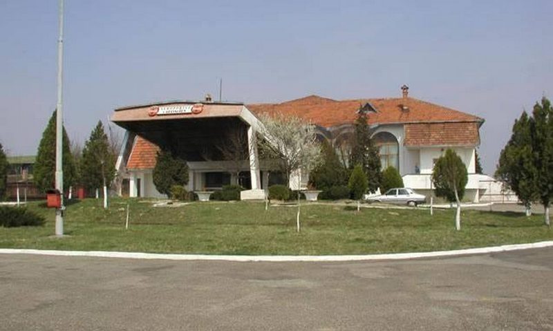 Aeroportul Caransebeş va prinde viaţă la începutul lunii iunie Aeroportul Caransebeş va prinde viaţă la începutul lunii iunie