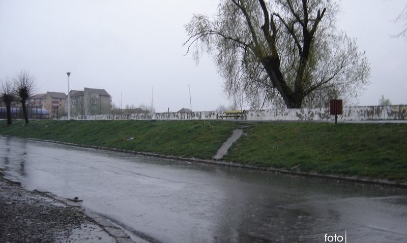 Măsuri împotriva inundaţiilor, la Caransebeş Măsuri împotriva inundaţiilor, la Caransebeş
