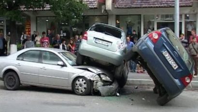 Alcool la volan şi maşini lovite
