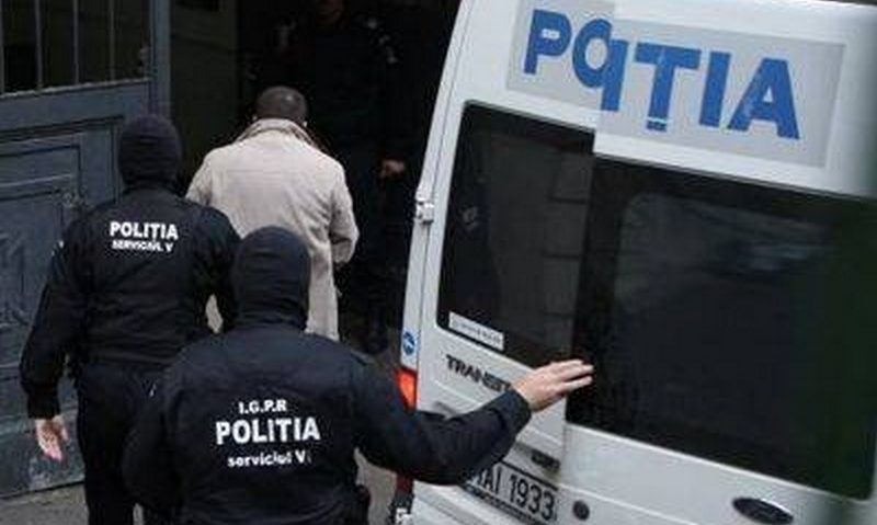 Două persoane arestate pentru şantaj şi cumpărare influenţă, la Craiova Două persoane arestate pentru şantaj şi cumpărare influenţă, la Craiova