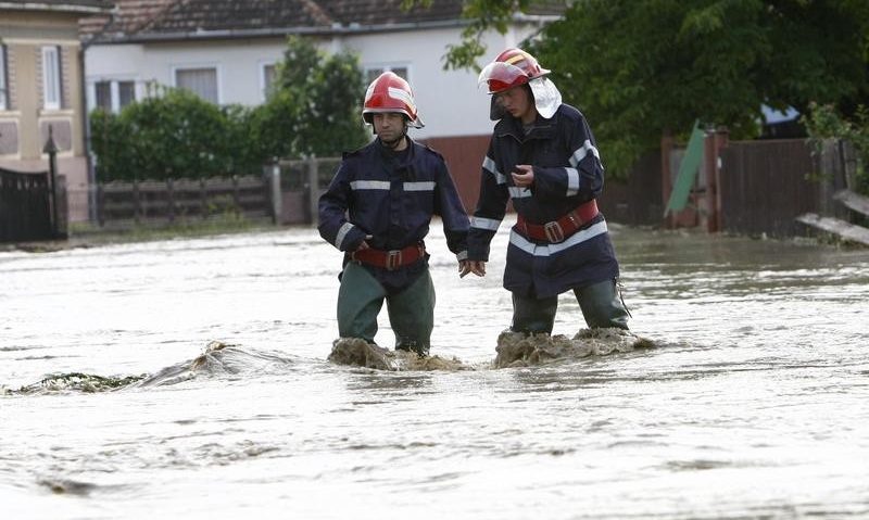 Nicio zi fără ploaie, tunete şi fulgere la Arad Nicio zi fără ploaie, tunete şi fulgere la Arad