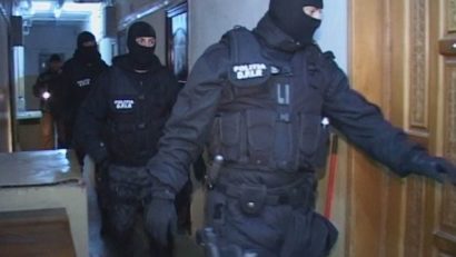 Percheziţii în Reşiţa la locuințele unei persoane bănuite de tăinuire