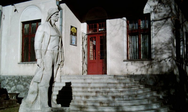 Muzeul mineritului din Petroşani în straie noi Muzeul mineritului din Petroşani în straie noi