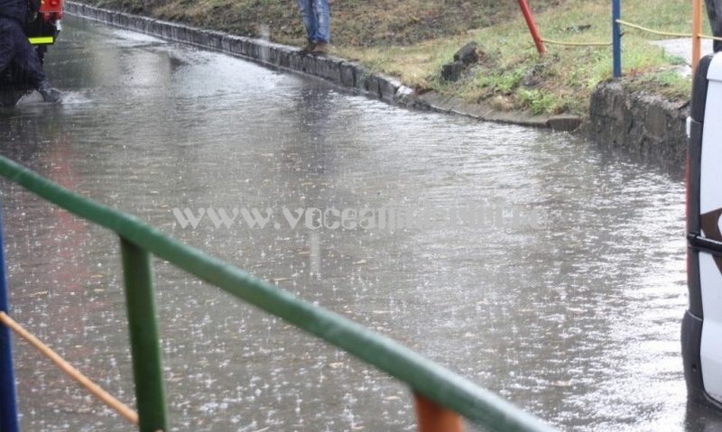 „Cod galben” la canalizare – debite de două ori cât Bega „Cod galben” la canalizare – debite de două ori cât Bega
