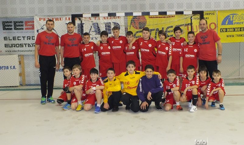 Turneu de handbal la Reşiţa, în organizarea HC Adrian Petrea Turneu de handbal la Reşiţa, în organizarea HC Adrian Petrea