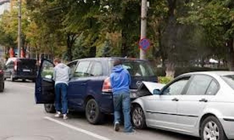 Aburit de alcool, a distrus 4 autoturisme Aburit de alcool, a distrus 4 autoturisme