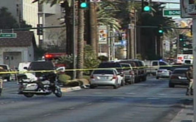 Cinci morţi, printre care şi doi poliţişti, într-un atac armat în Las Vegas Cinci morţi, printre care şi doi poliţişti, într-un atac armat în Las Vegas