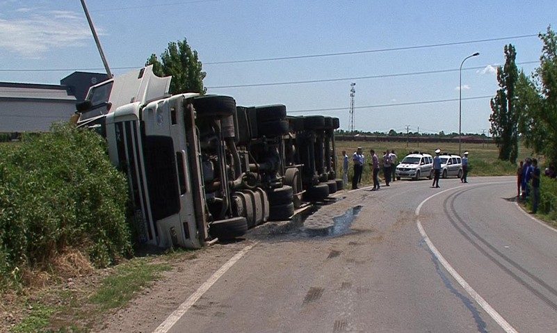 Alt TIR răsturnat pe E 70 Alt TIR răsturnat pe E 70