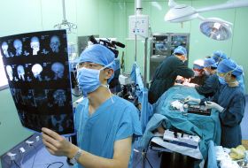 Medicii şi asistenţii medicali români, căutaţi în străinătate