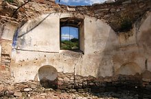 Biserica istorică din Sviniţa, în reparaţii
