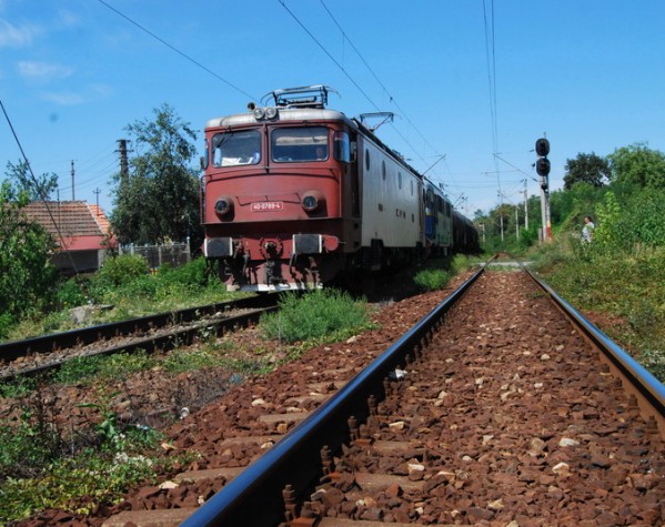 CFR preia traseele neinteroperabile. Trenurile vor circula din nou între Simeria și Hunedoara CFR preia traseele neinteroperabile. Trenurile vor circula din nou între Simeria și Hunedoara