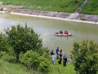 Un bărbat şi un copil au dispărut în apele Mureşului! Un bărbat şi un copil au dispărut în apele Mureşului!