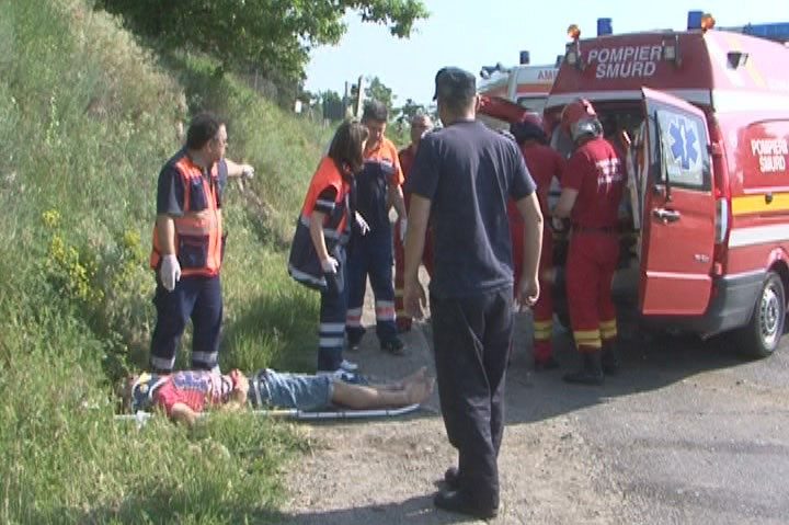 Neatenţia la volan, plătită de un pieton Neatenţia la volan, plătită de un pieton