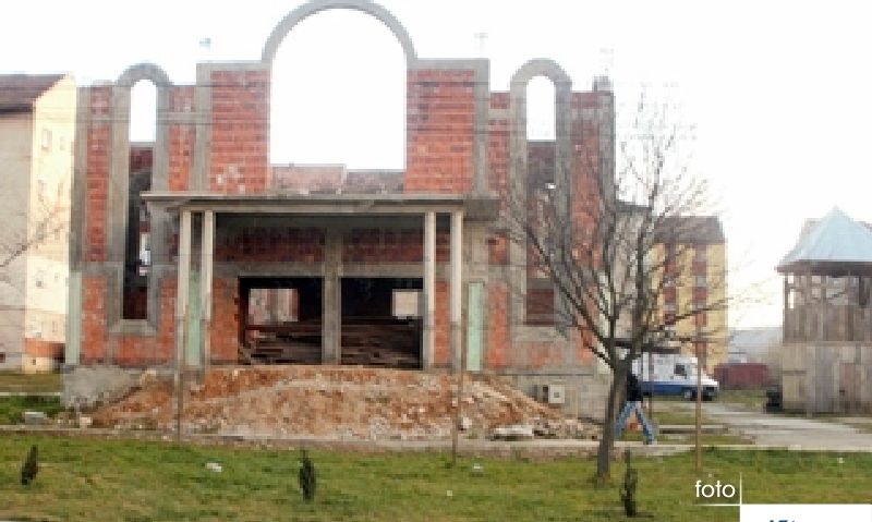 Biserica Bocșa Română în sărbătoare Biserica Bocșa Română în sărbătoare