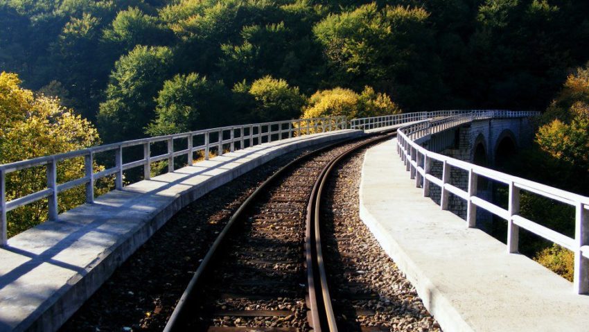 CFR întreţine calea ferată Oraviţa-Anina CFR întreţine calea ferată Oraviţa-Anina