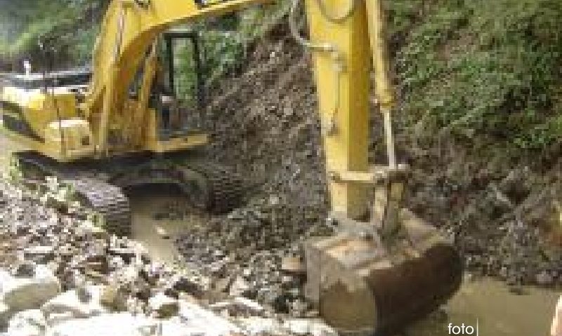 Investiţiile pentru regularizarea cursurilor de apă atrag nemulţumirea ministerului Investiţiile pentru regularizarea cursurilor de apă atrag nemulţumirea ministerului