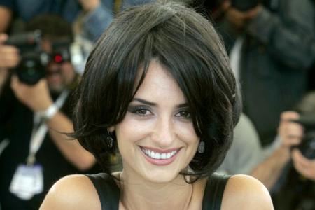 Penelope Cruz îşi promovează noua colecţie de lenjerie! Penelope Cruz îşi promovează noua colecţie de lenjerie!
