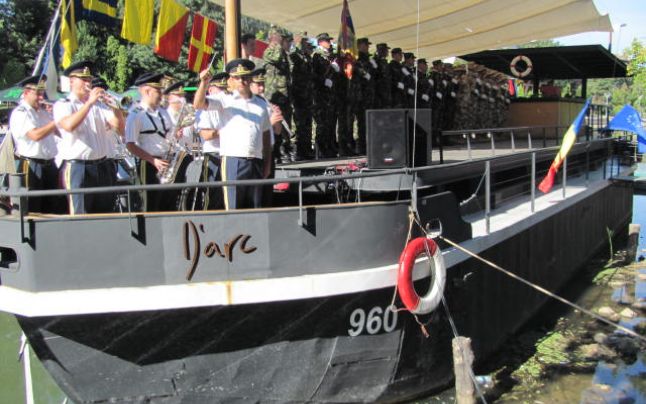 Spectacol pe Bega, de Ziua Marinei Române Spectacol pe Bega, de Ziua Marinei Române