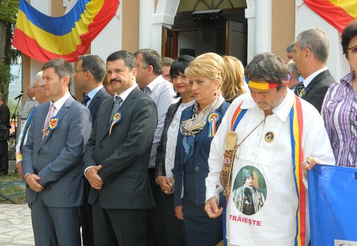 Peste 5.000 de oameni la Serbările Naţionale de la Ţebea Peste 5.000 de oameni la Serbările Naţionale de la Ţebea