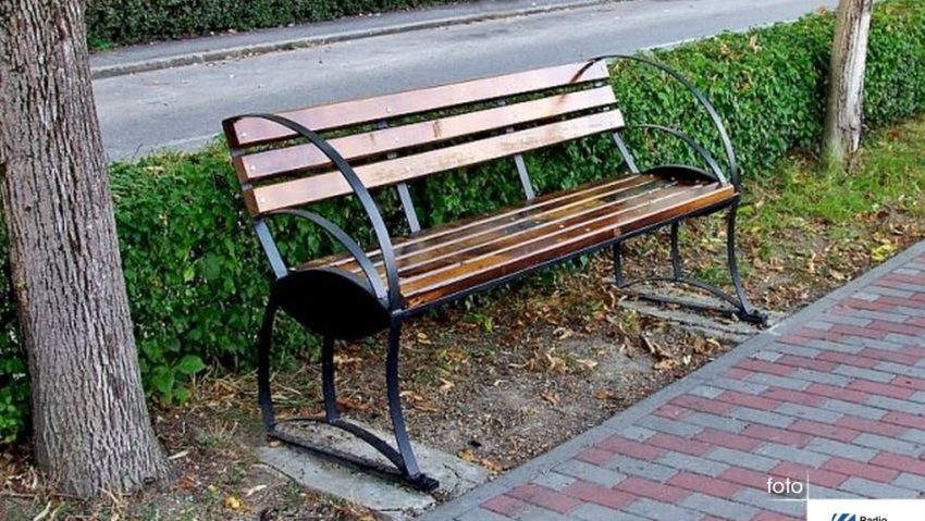 Reparații bănci stradale Reparații bănci stradale