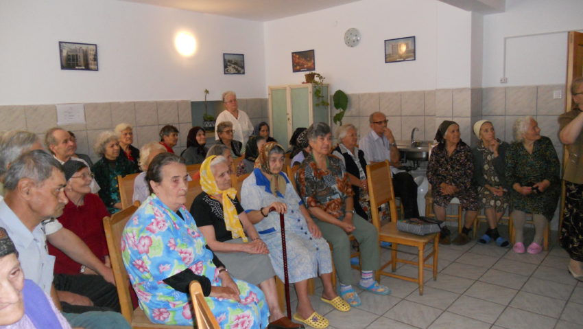 Bunicii sărbătoriţi la Anina, de ziua lor Bunicii sărbătoriţi la Anina, de ziua lor