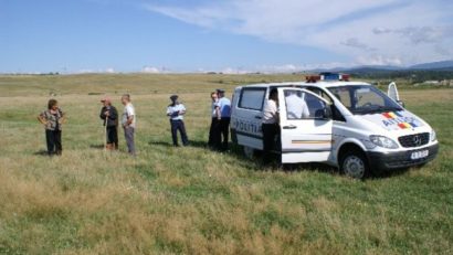 O femeie din Herculane, dată dispărută a fost găsită moartă pe un câmp