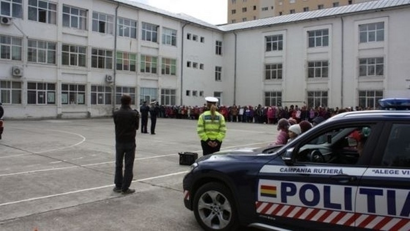 Poliţiştii din Timiş vor fi prezenţi la începerea noului an şcolar Poliţiştii din Timiş vor fi prezenţi la începerea noului an şcolar