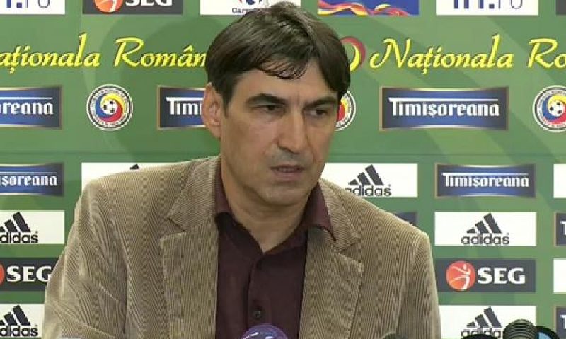Numirea unui nou antrenor la naţionala de fotbal a fost amănată Numirea unui nou antrenor la naţionala de fotbal a fost amănată