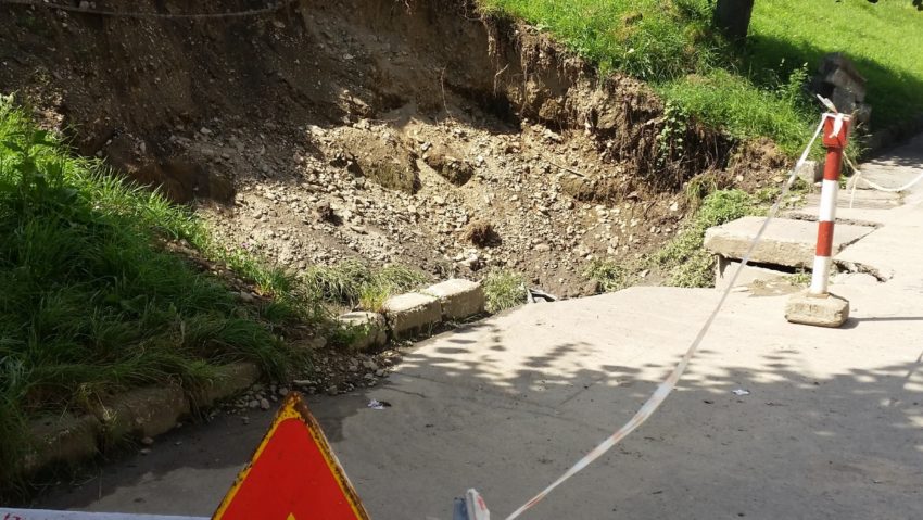 Mai multe străzi din Caransebeș vor intra în reparații Mai multe străzi din Caransebeș vor intra în reparații
