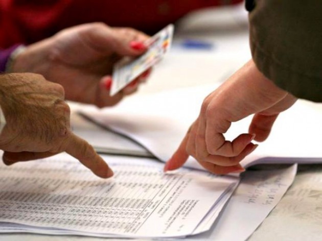 Liste electorale permanente neactualizate la o secţie de votare din Reşiţa Liste electorale permanente neactualizate la o secţie de votare din Reşiţa