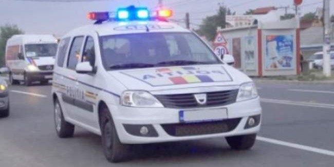Şofer beat urmărit de poliţişti Şofer beat urmărit de poliţişti