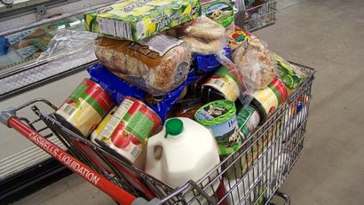Preţurile la alimente ar trebui să scadă, potrivit ministrului agriculturii, Petre Daea